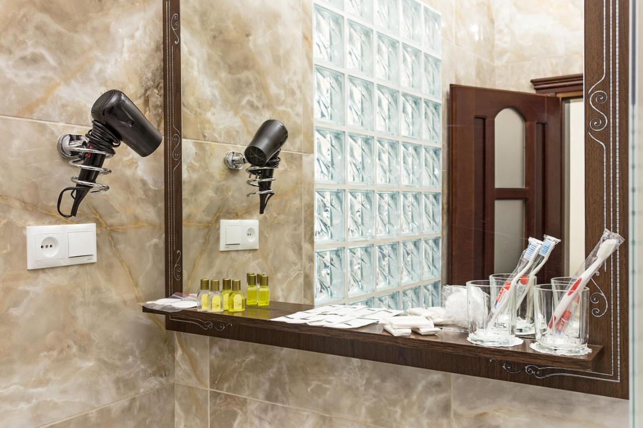 Hotel Baron Одеса Екстериор снимка