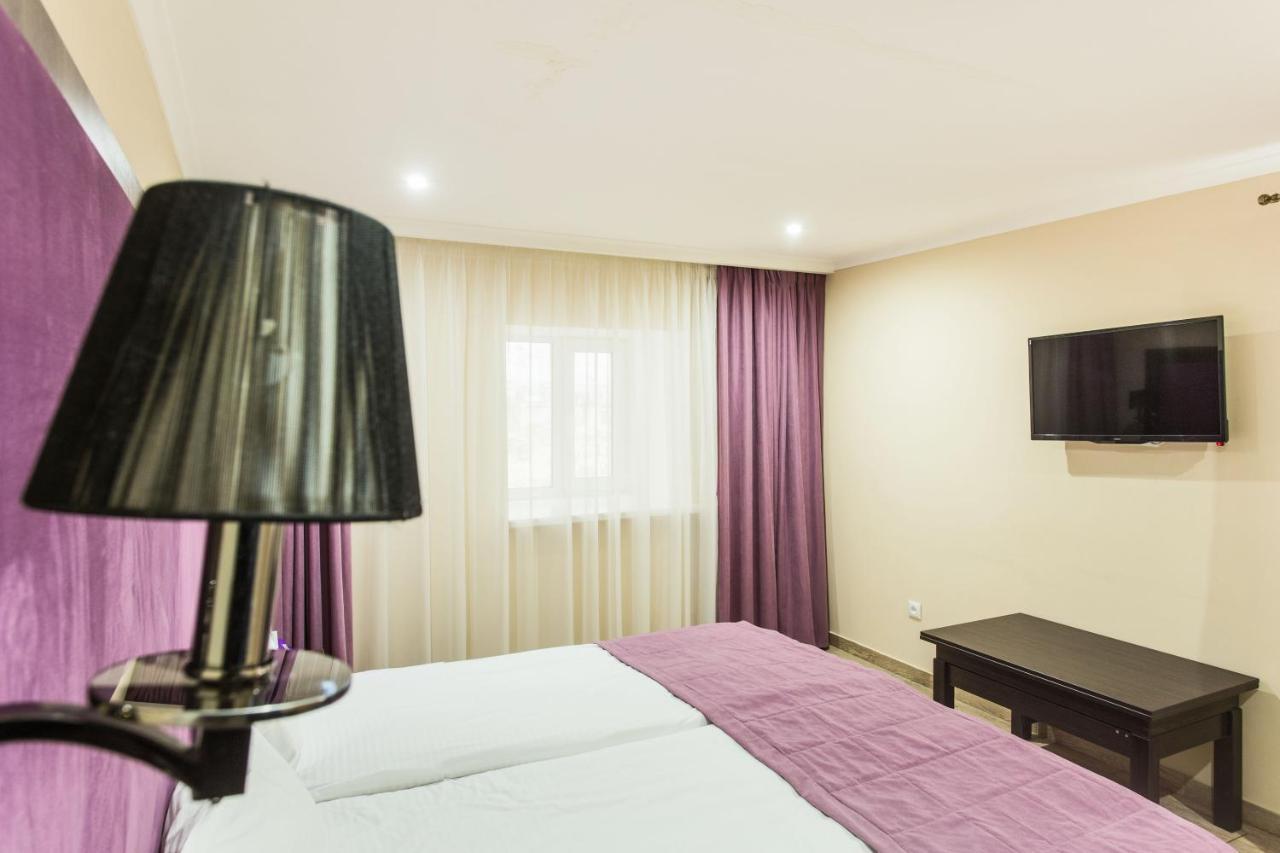 Hotel Baron Одеса Екстериор снимка